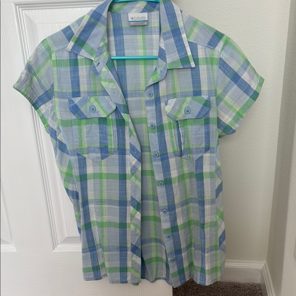 Columbia women’s shirt